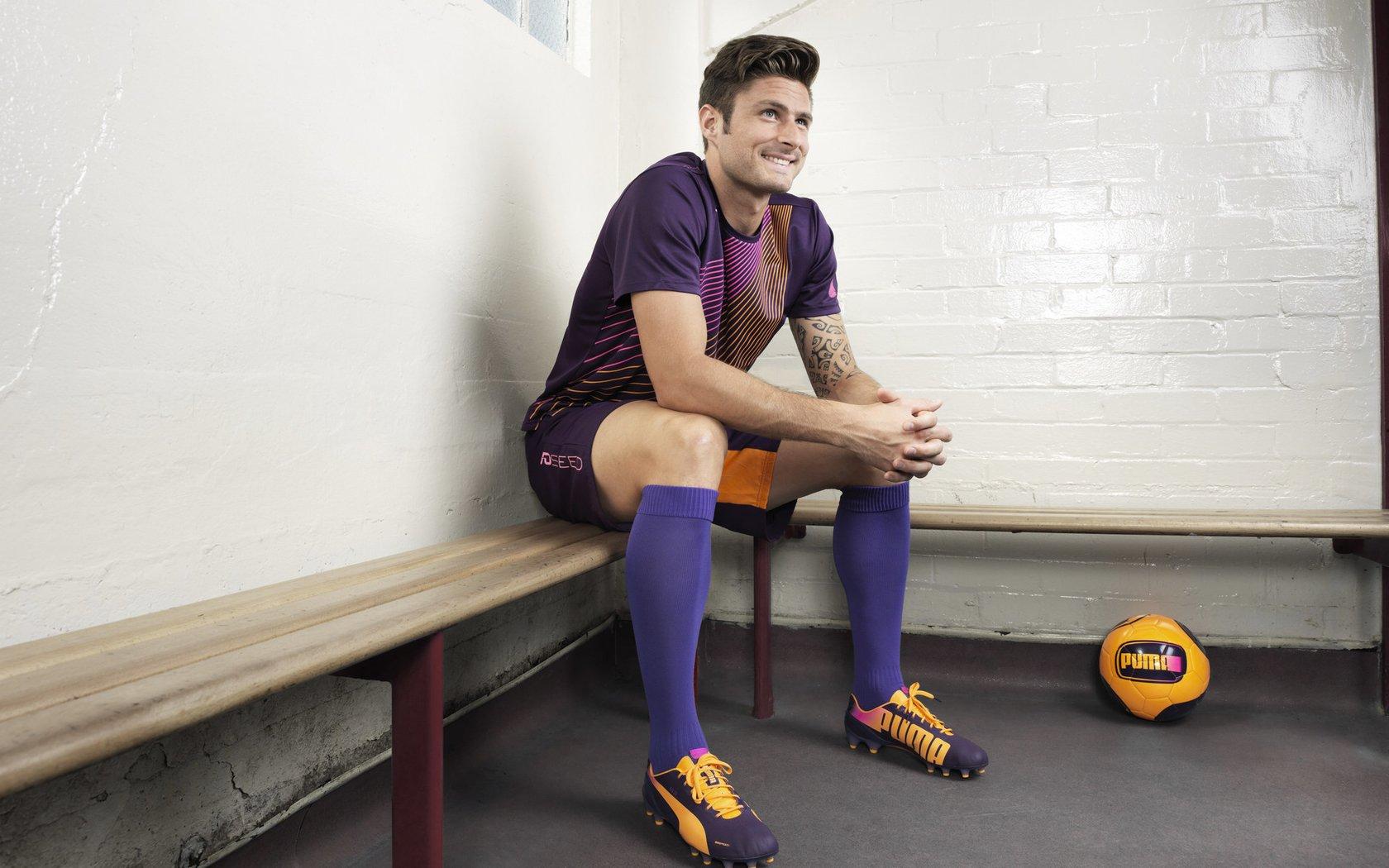 加维,西班牙人队打开洒水器,让我觉得更喜庆—一场意外插曲点燃足球激情